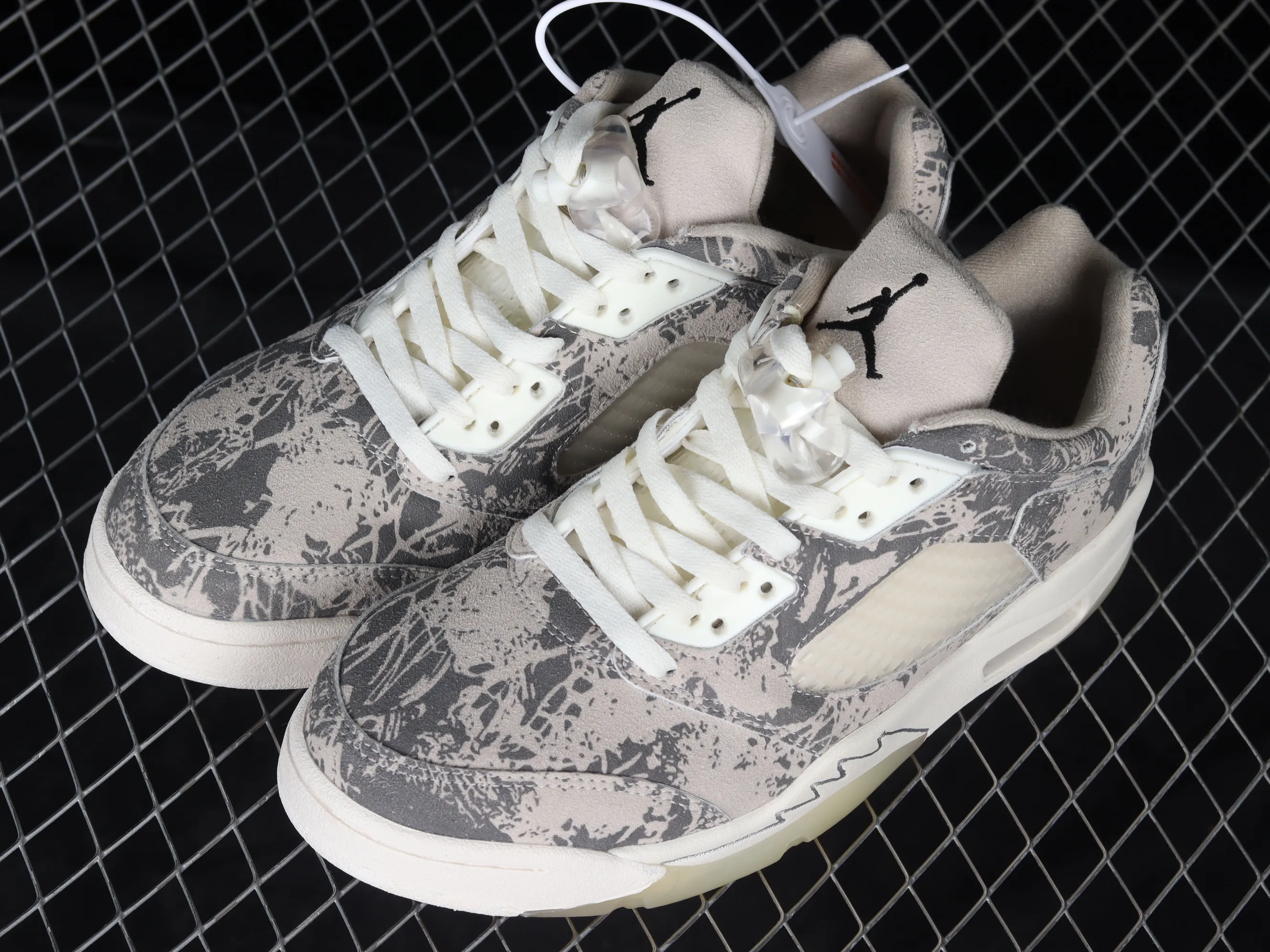 All categories Air Jordan Jordan series basketball shoes Air Jordan 5 Air Jordan 5 Low "Expression" AJ5 Joe 5 suede white low-top basketball shoes DA8016-100